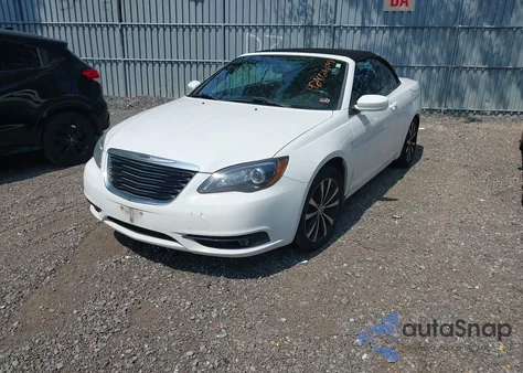2013 Chrysler 200 S z USA, uszkodzony, nr VIN 1C3BCBGG9DN683537